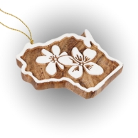 A side view of the wooden Wisconsin shaped ornament outlined in white with painted white wood flowers.